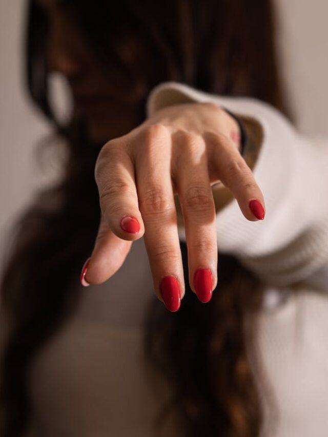 8 Valentine's Day Nail Designs You'll Fall Head Over Heels For